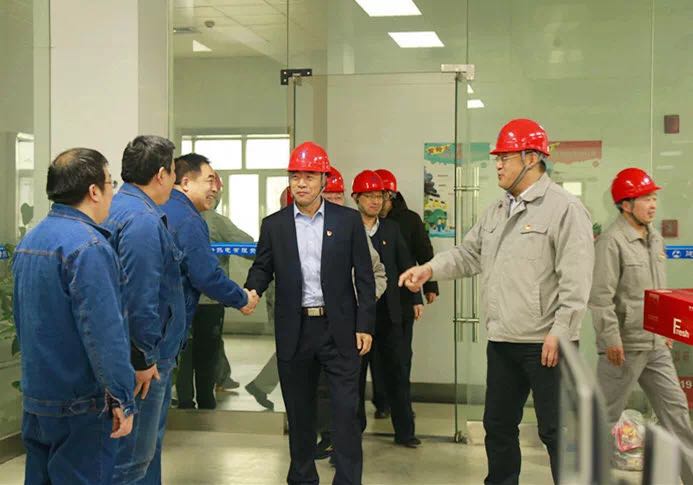 建投能源黨委書記、總經理徐貴林一行到邢臺熱電進行節(jié)日慰問