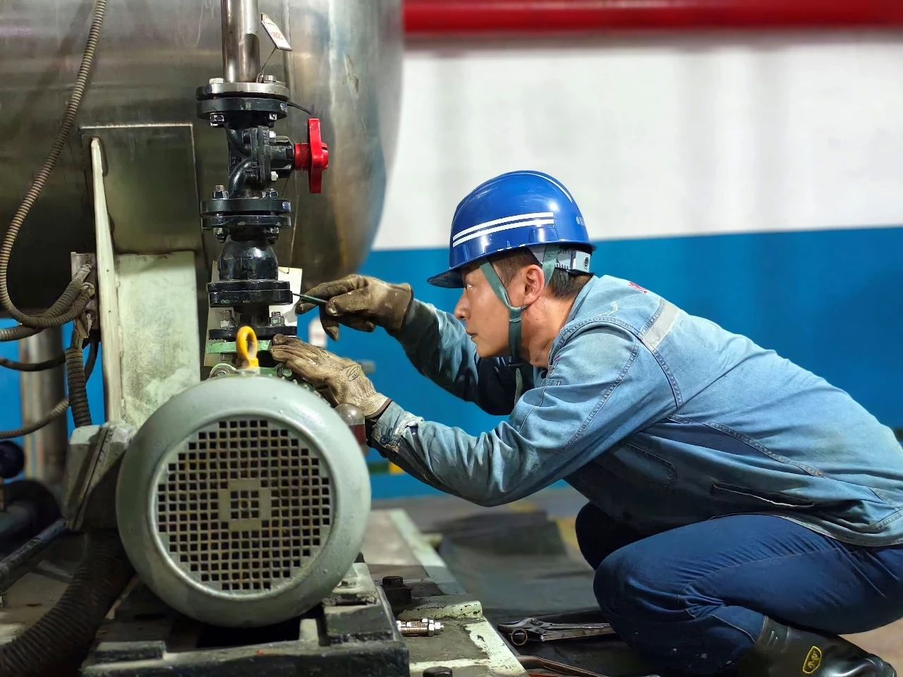 勇?lián)９┴?zé)任，共慶祖國華誕！